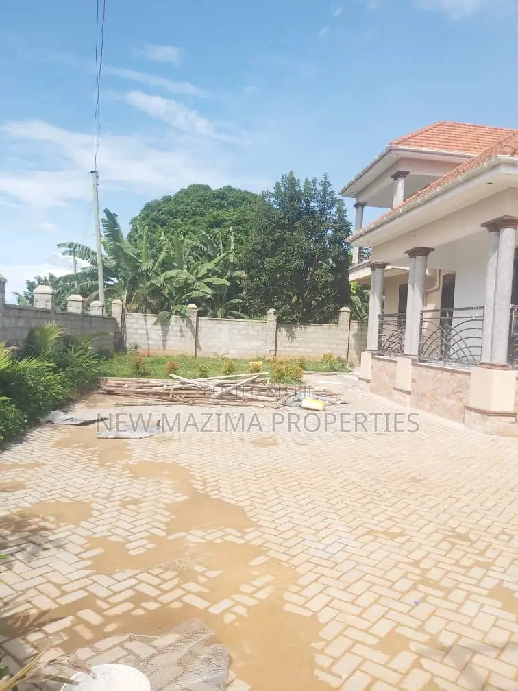 Mini Flat in Kitende Sikiwunga, Division A for sale