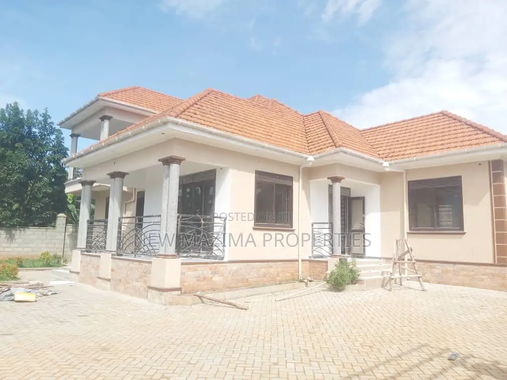 Mini Flat in Kitende Sikiwunga, Division A for sale