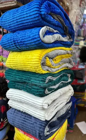 Photo - 4pc Volvet Bedcover
