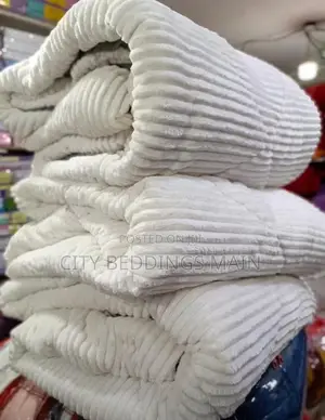 Photo - Woolen Heavy King Size Duvet