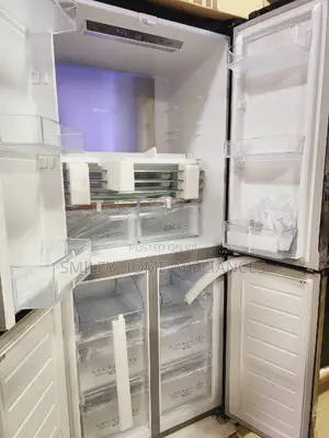 Black Glass 561ltrs Hisense French Door Style Refrigerator