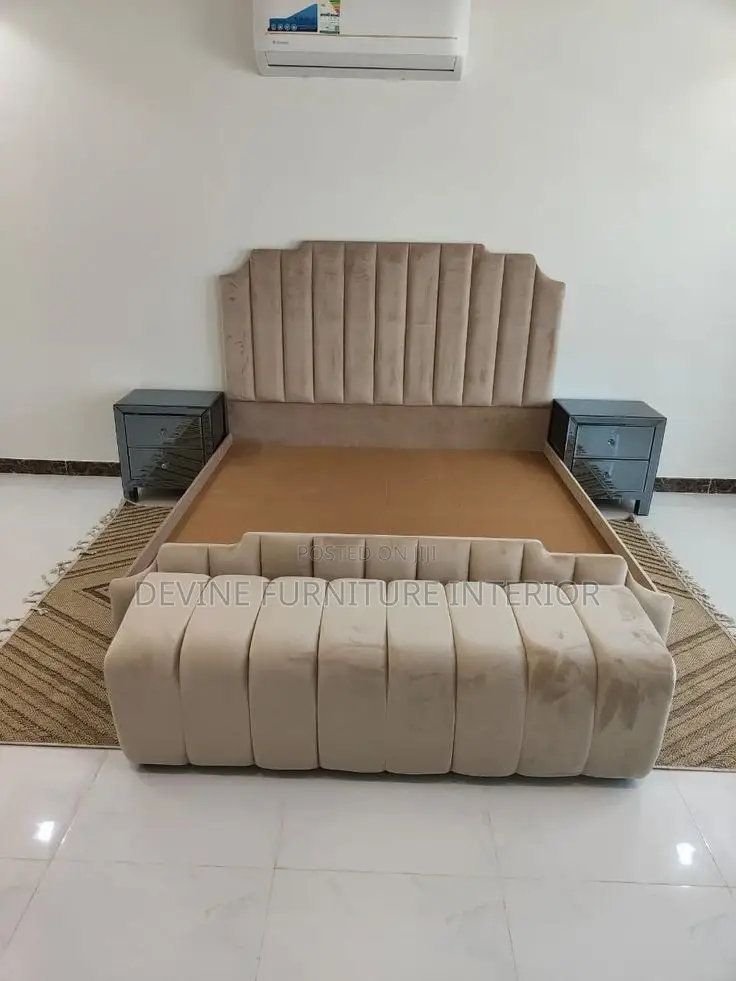 5x6 Bed With Ottoman and Bedside Drawers