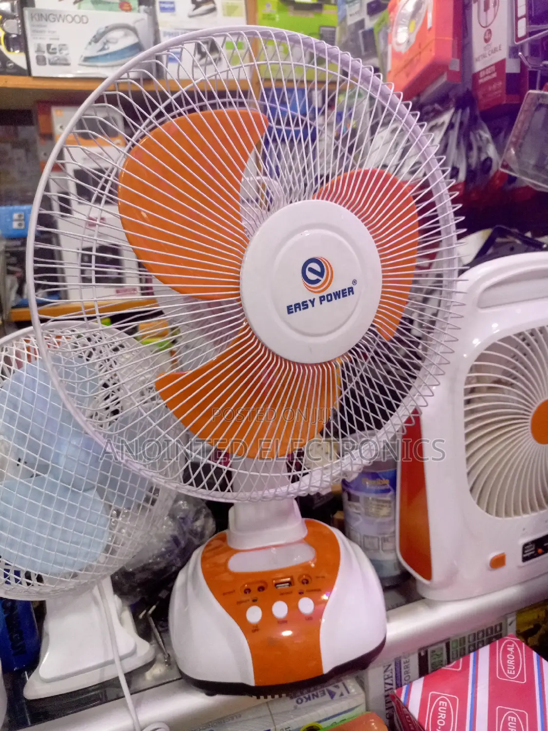 Rechargeable Table Fans With a Solar Panels