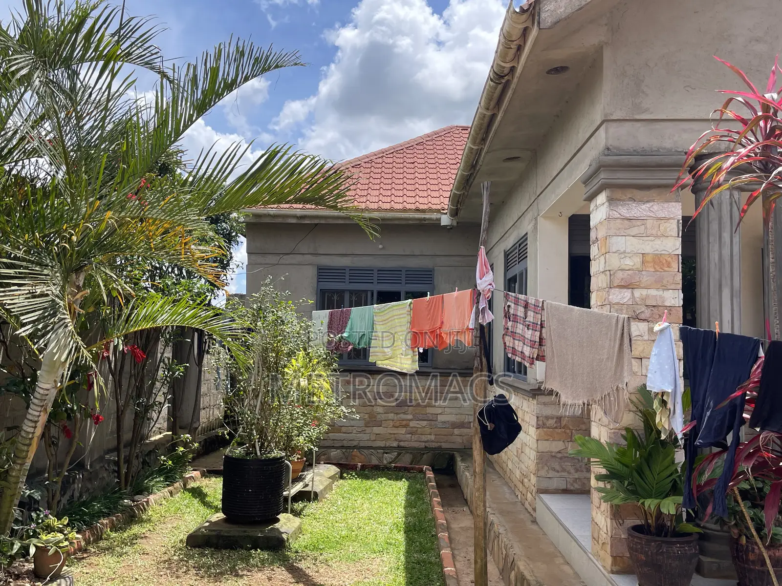 Furnished 3bdrm Bungalow in Jomayi, Division A for sale