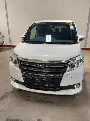 Photo - Toyota Noah 2015 White
