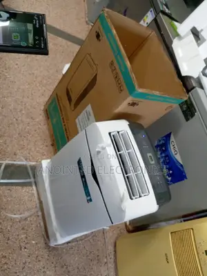 Hisense Air Conditioner With a Remote 1200btu