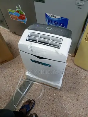 Hisense Air Conditioner With a Remote 1200btu