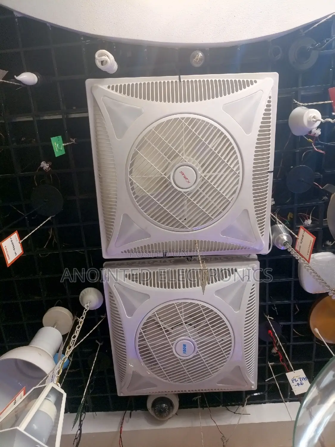 Ceiling Fan With a Light and Remote