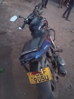 Bajaj Avenger 160 Street 2016 Red