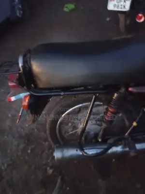 Bajaj Avenger 160 Street 2016 Red
