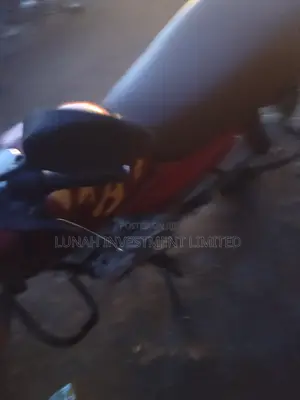 Bajaj Avenger 160 Street 2016 Red