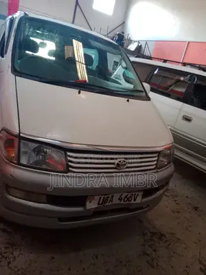 Photo - Toyota Regius 1998 White