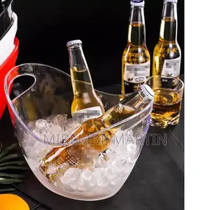 Transparent Ice Bucket.