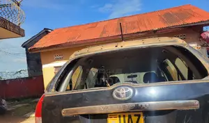 Boot Glass And Windscreen Glass Changing