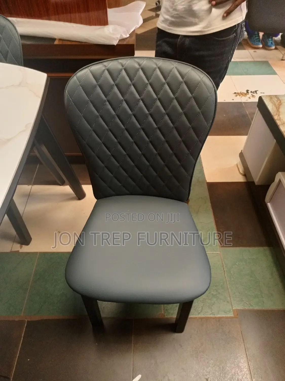 Dining Table Mable