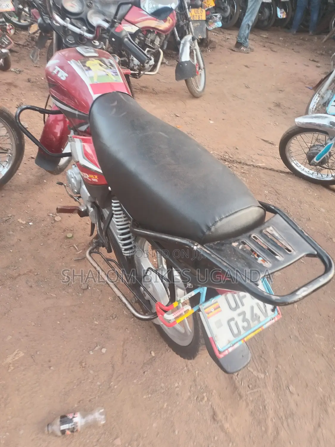 TVS HLX 125 2022 Red