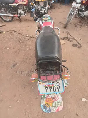 Bajaj Boxer 2019 Red