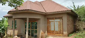 3bdrm House in Opposite Ugachick, Wakiso / Wakiso for sale