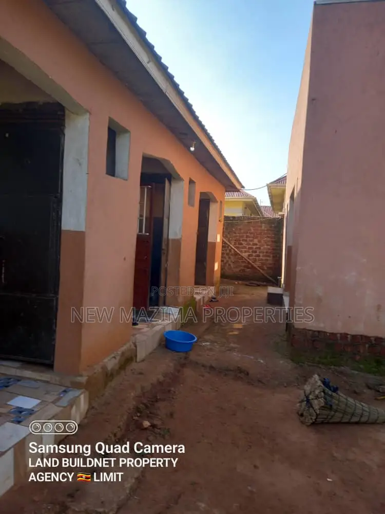 6bdrm House in Buloba Forest Park, Division A for sale