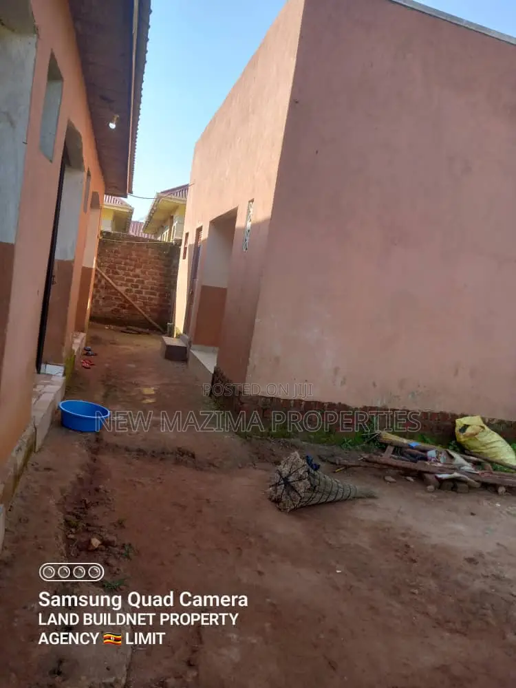 6bdrm House in Buloba Forest Park, Division A for sale