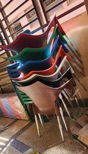 Steel Leg Chair Armed