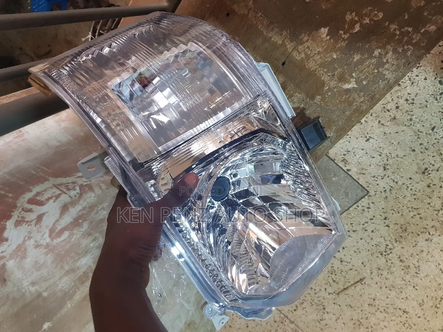 Headlamps for Hiace Drone 2014 - 2018