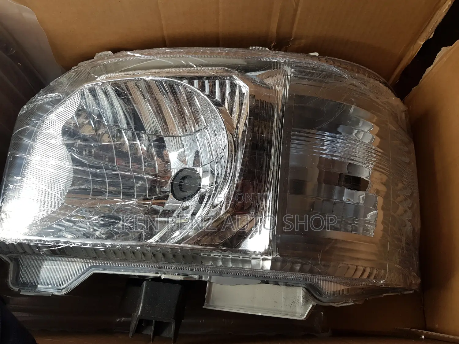 Headlamps for Hiace Drone 2014 - 2018
