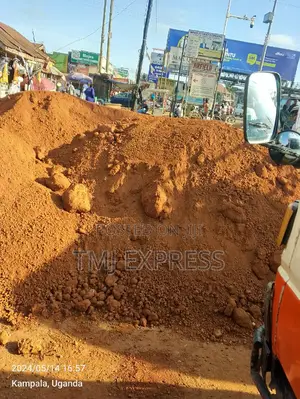 Photo - Quality Murrum Delivery Sinotruck Magulu 12