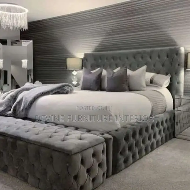 5x6 Bed With Ottoman in Gray Colour
