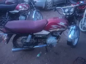 Honda Hornet 2017 Red