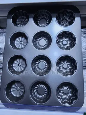 12 Cake Baking Mold/Tray