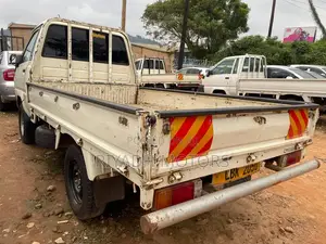 Toyota TownAce 2002 White