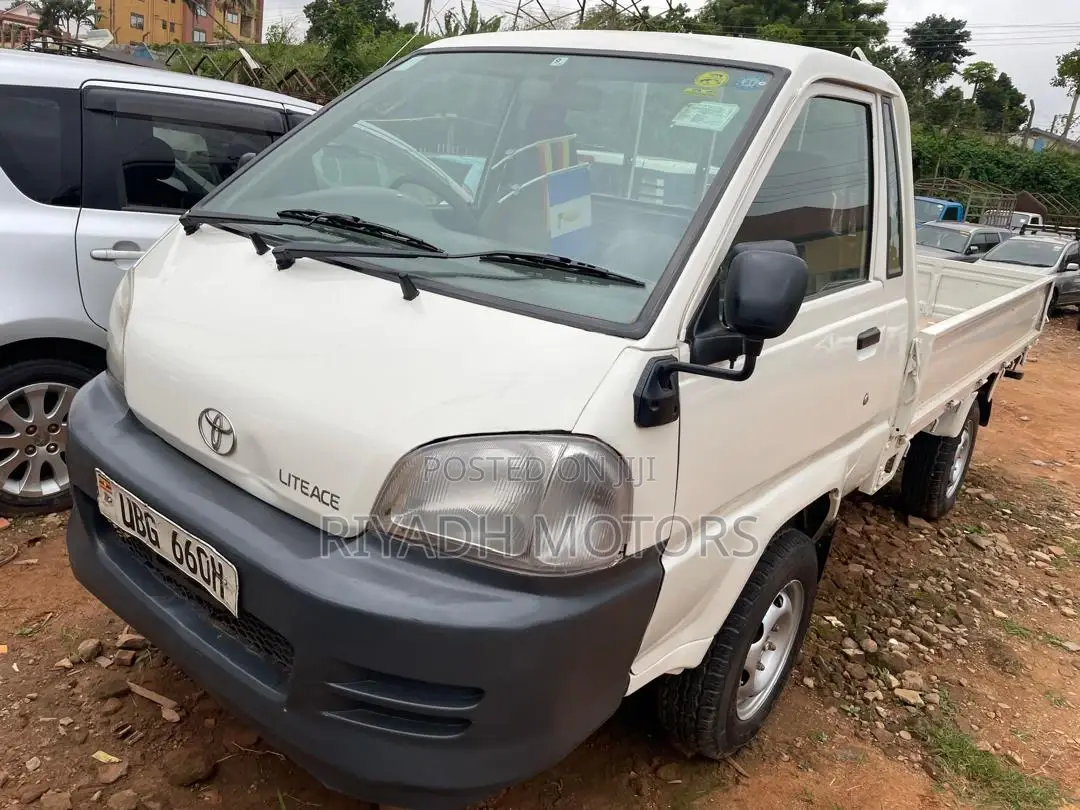Toyota TownAce 2004 White
