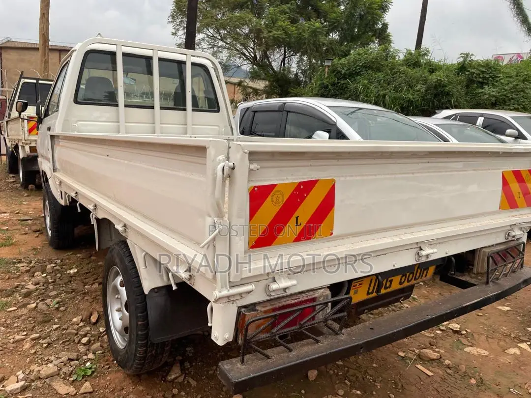 Toyota TownAce 2004 White