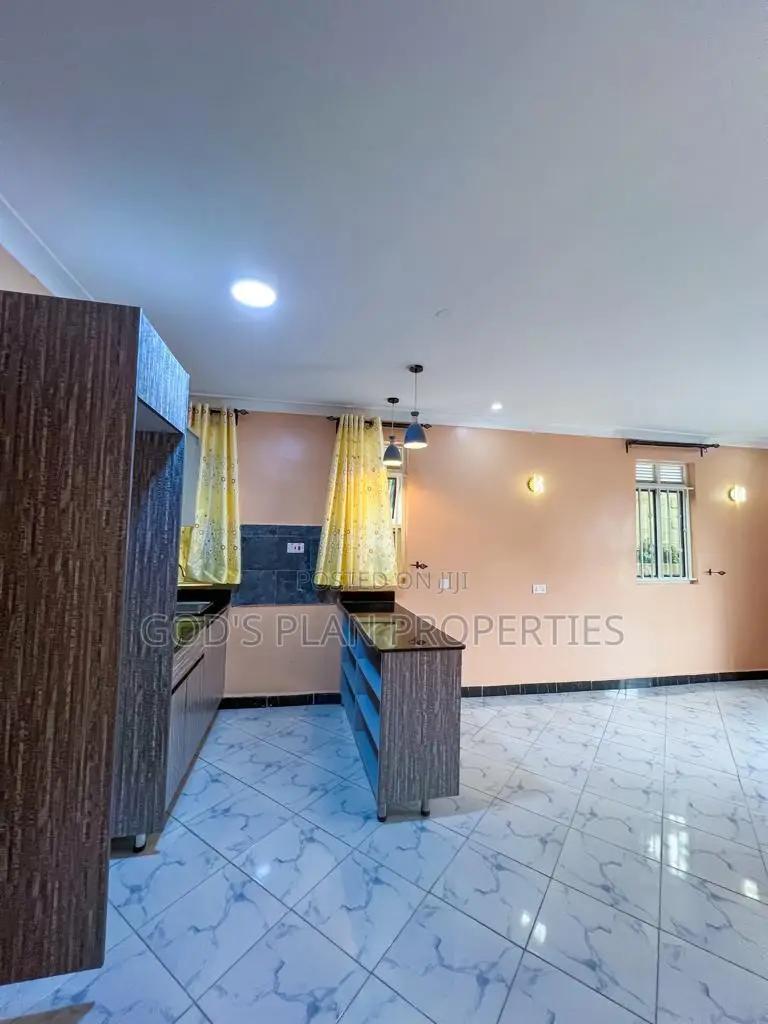6bdrm Block of Flats in Munyonyo Heights, Central Division for sale