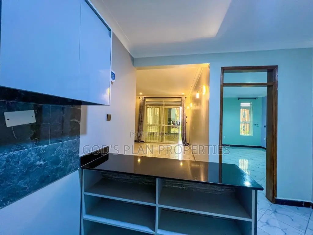 6bdrm Block of Flats in Munyonyo Heights, Central Division for sale