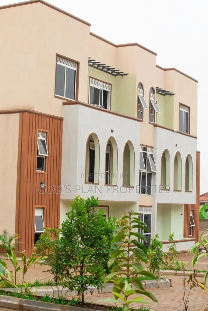 6bdrm Block of Flats in Munyonyo Heights, Central Division for sale