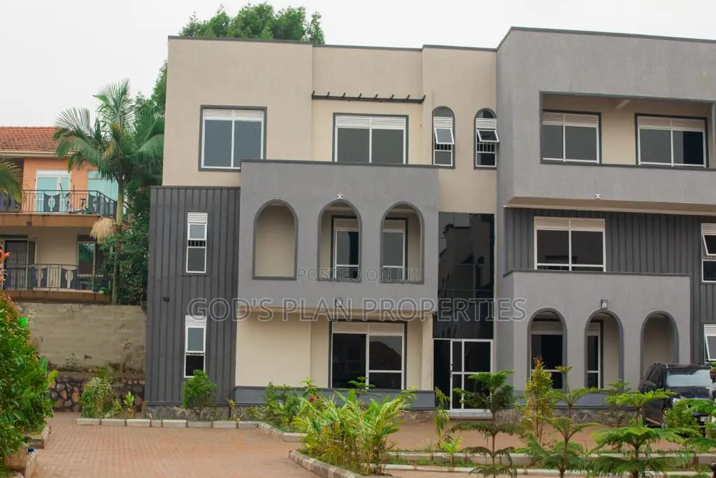 6bdrm Block of Flats in Munyonyo Heights, Central Division for sale