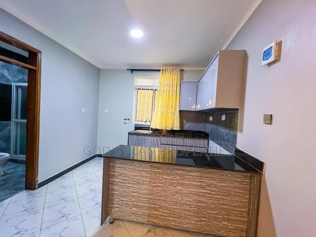 6bdrm Block of Flats in Munyonyo Heights, Central Division for sale