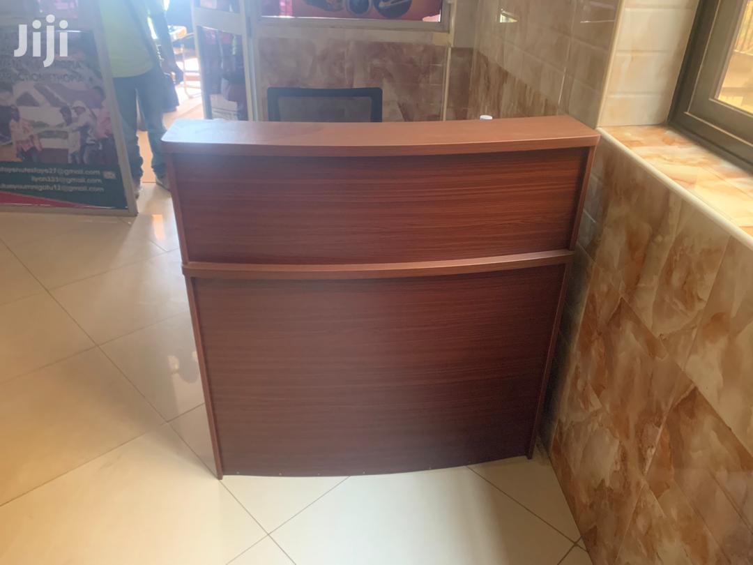 Receptionist Simple Table