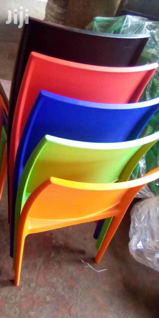 Plastic Restourant Chairs