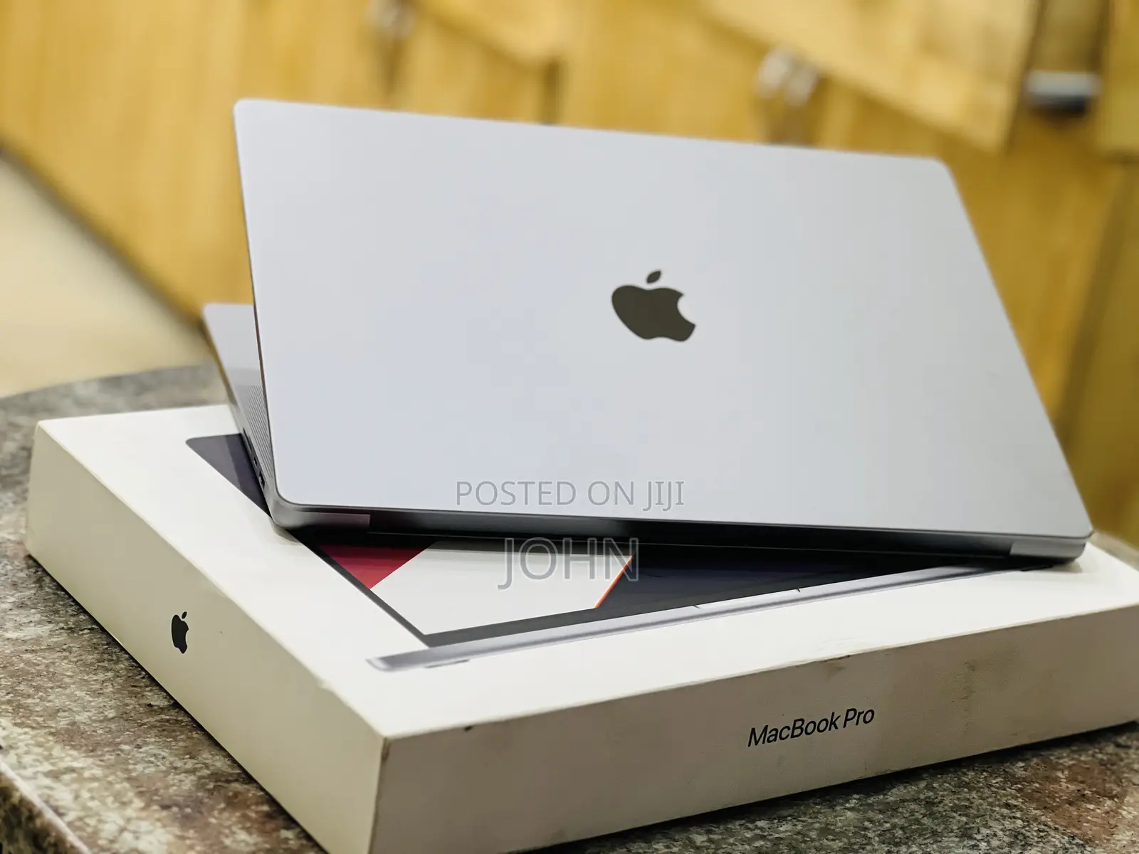 New Laptop Apple MacBook Pro 2021 M1 16GB Apple M1 Pro SSHD (Hybrid) 1T