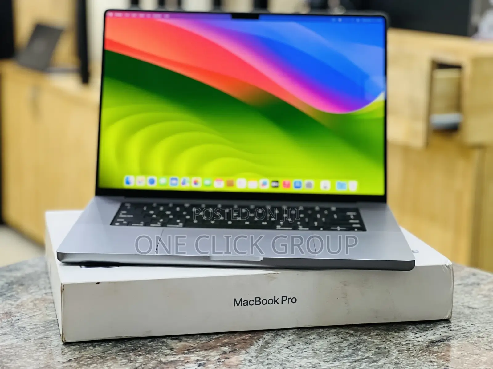 New Laptop Apple MacBook Pro 2021 M1 16GB Apple M1 Pro SSHD (Hybrid) 1T