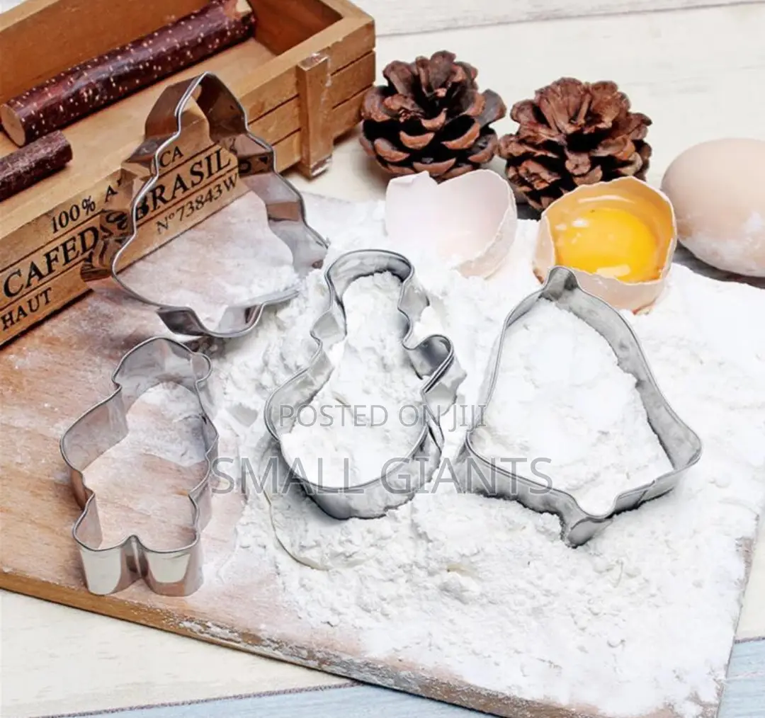 4 PCS Christmas Cookie Cutter Molds