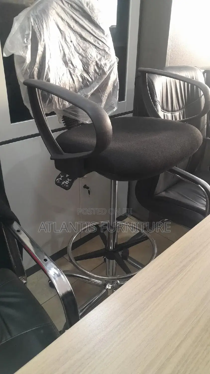 High Pump Secretarial Chair