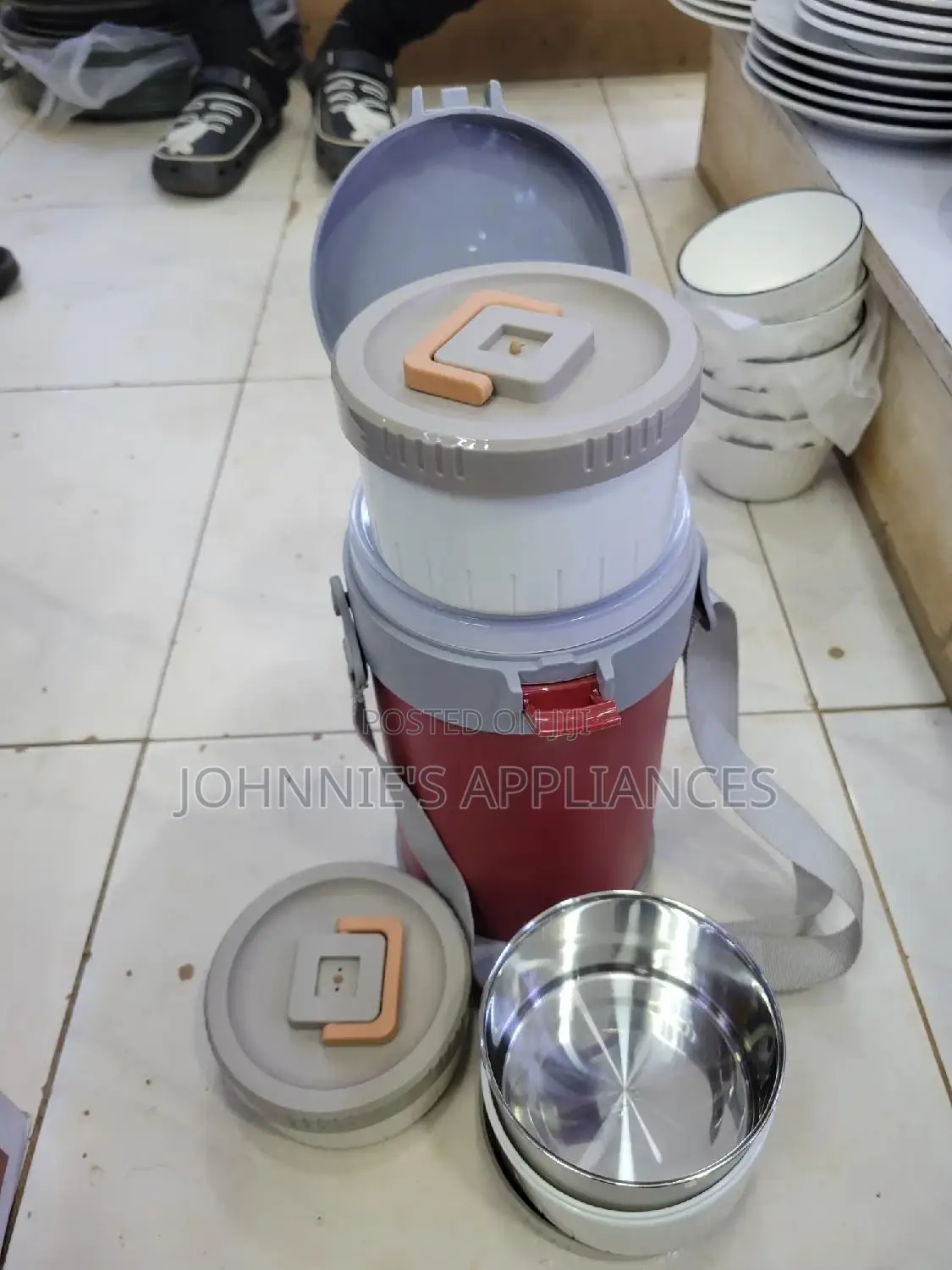 Multifunctional Food Flask Or Lunch Box With 3 Inner Tins