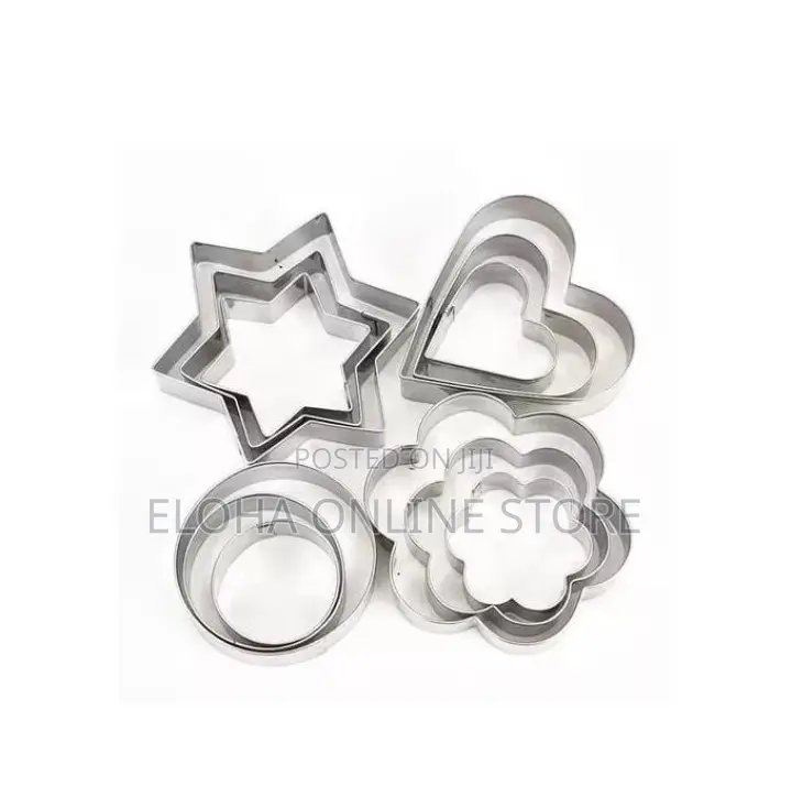 A Pack of 12pcs Stainless Steel Cookies Cutter