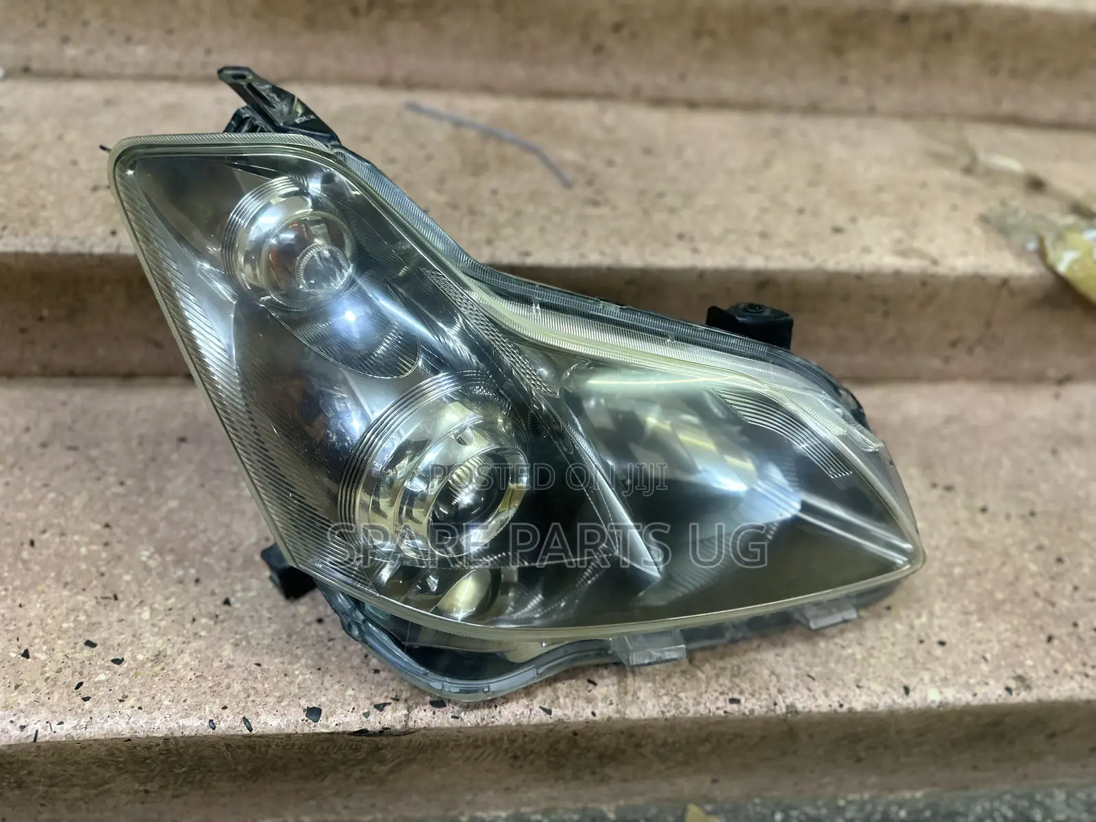 Toyota Blade Headlight
