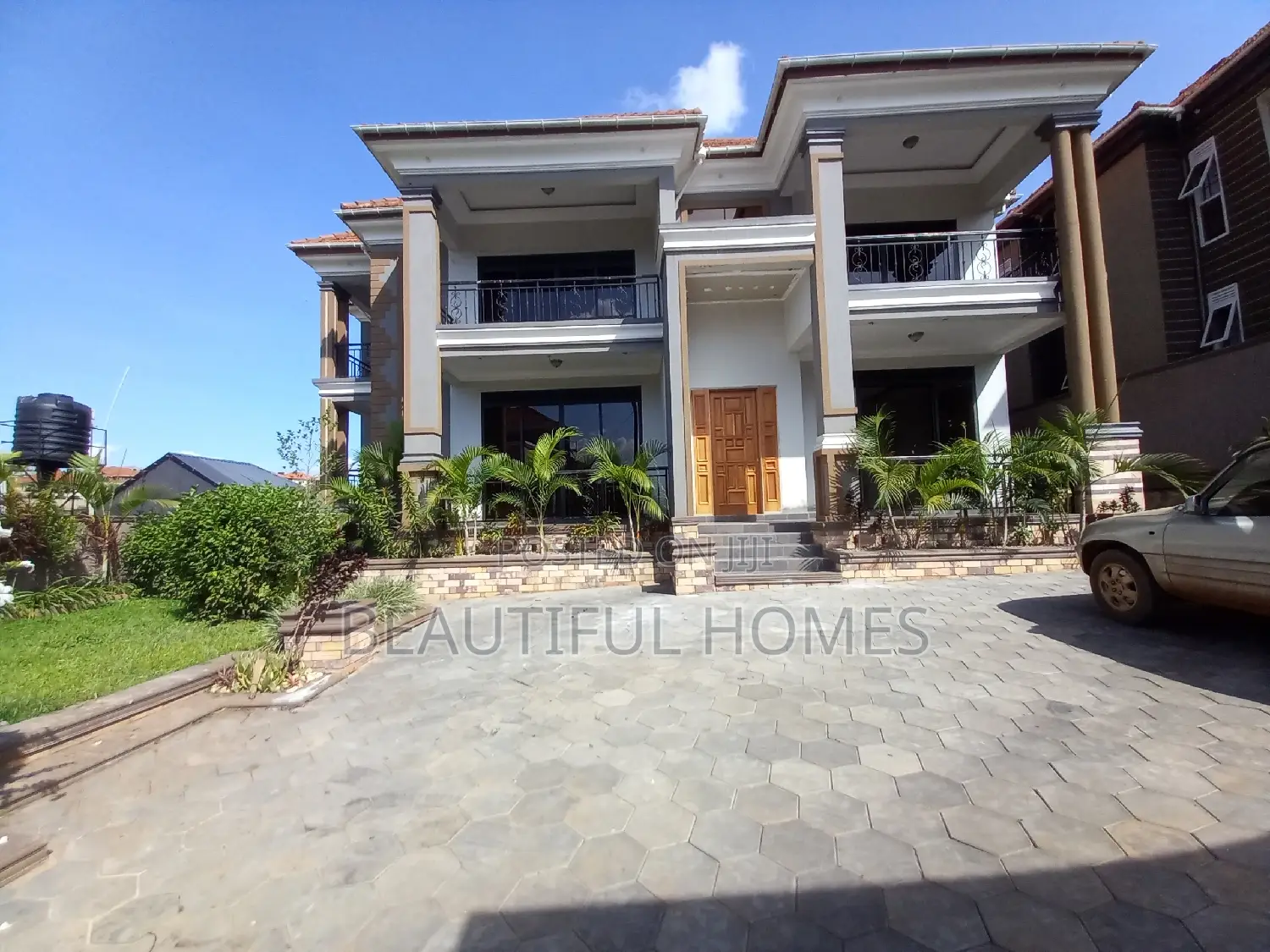 Furnished 6bdrm Duplex in Kisaasi, Central Division for sale