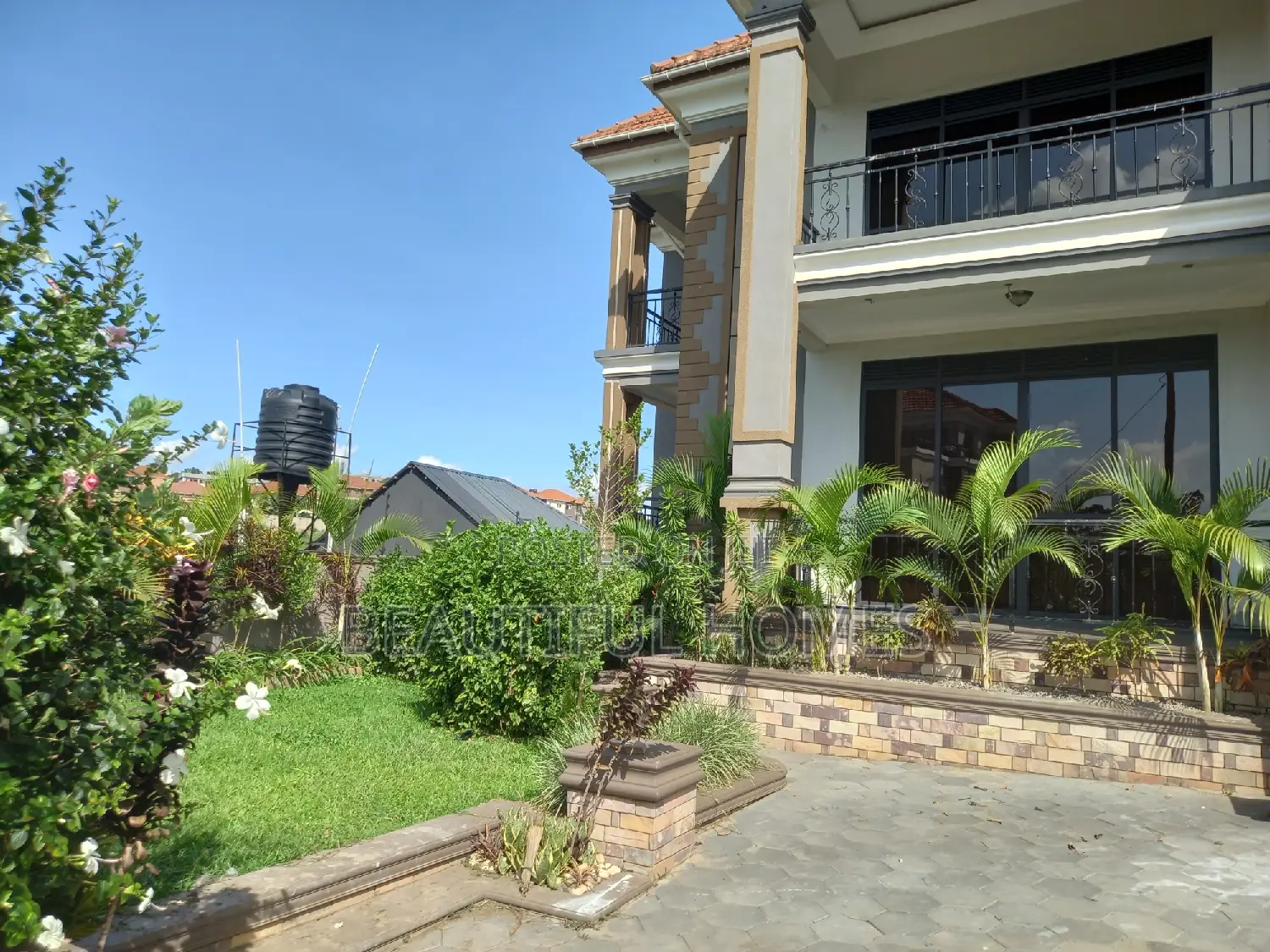 Furnished 6bdrm Duplex in Kisaasi, Central Division for sale